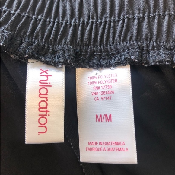 Xhiliration Black Elastic Waist Pocketed High Waisted Shorts - Size Medium - Picture 6 of 6